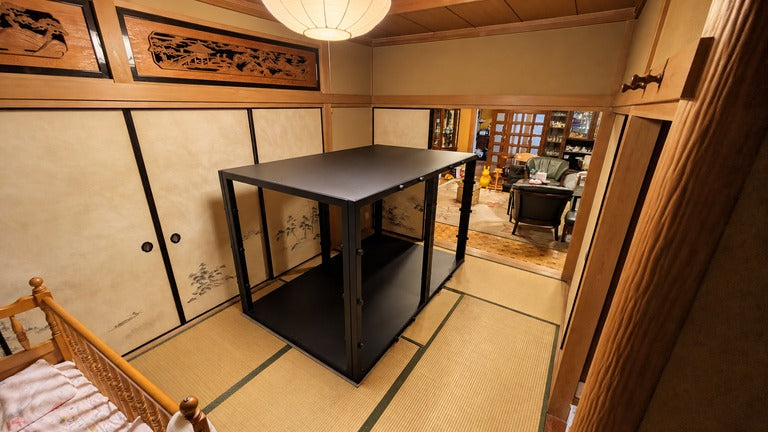 畳の和室に納入した黒いTETUNOMA(鉄の間)のセミダブル